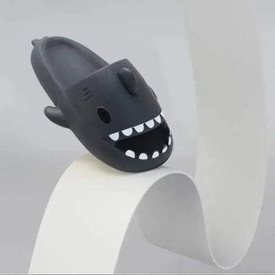 פיור קומפורט – כפכפי לונה שארק 🦈